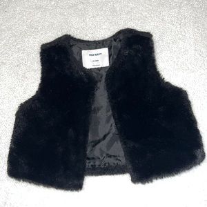 FUR VEST | OLD NAVY 🖤